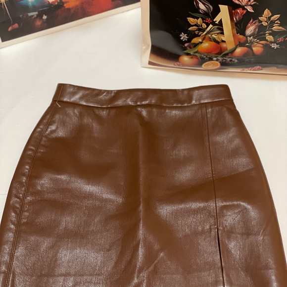 Aritzia Wilfred Patio Mini Skirt Brown Vegan Leather - Picture 3 of 4